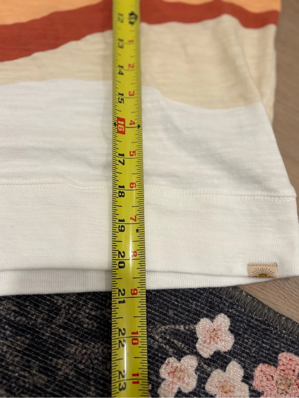 Faherty Sunwashed Slub Crewneck Size Medium 100% Cotton - Picture 8 of 8
